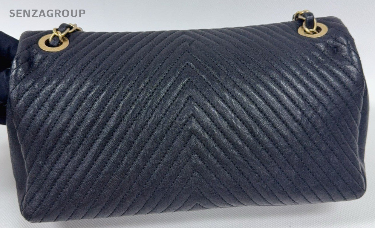 Chanel Classic Flap Chain Shoulder Bag Crossbody Black Gold Women Designer