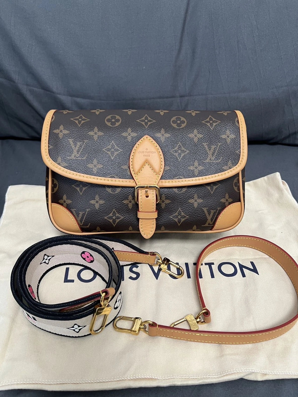 Louis Vuitton Diane Monogram Brown Gold Shoulder Bag Crossbody Excellent