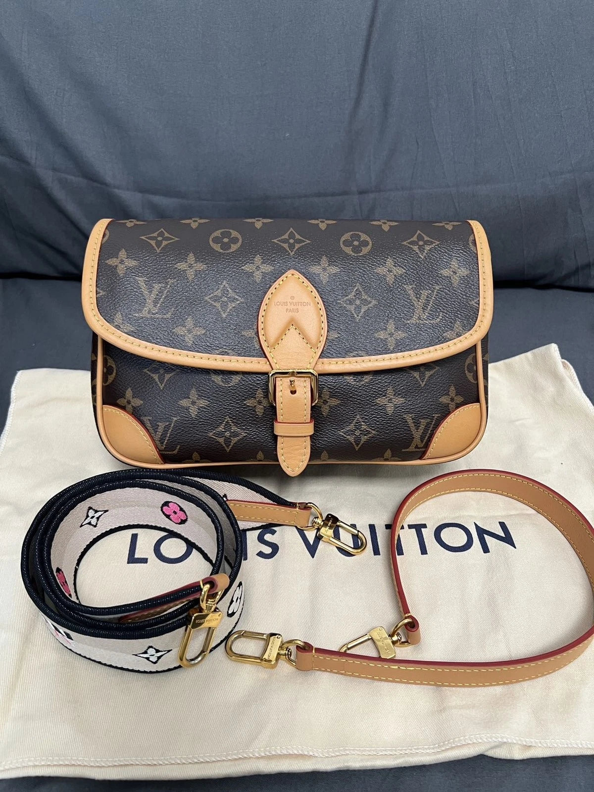 Louis Vuitton Diane Monogram Brown Gold Shoulder Bag Crossbody Excellent