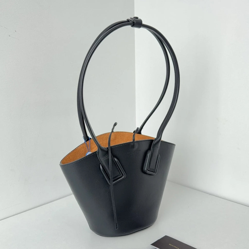 Excellent Bottega Veneta Basket Tote Calfskin Black Handbag Shoulder Bag