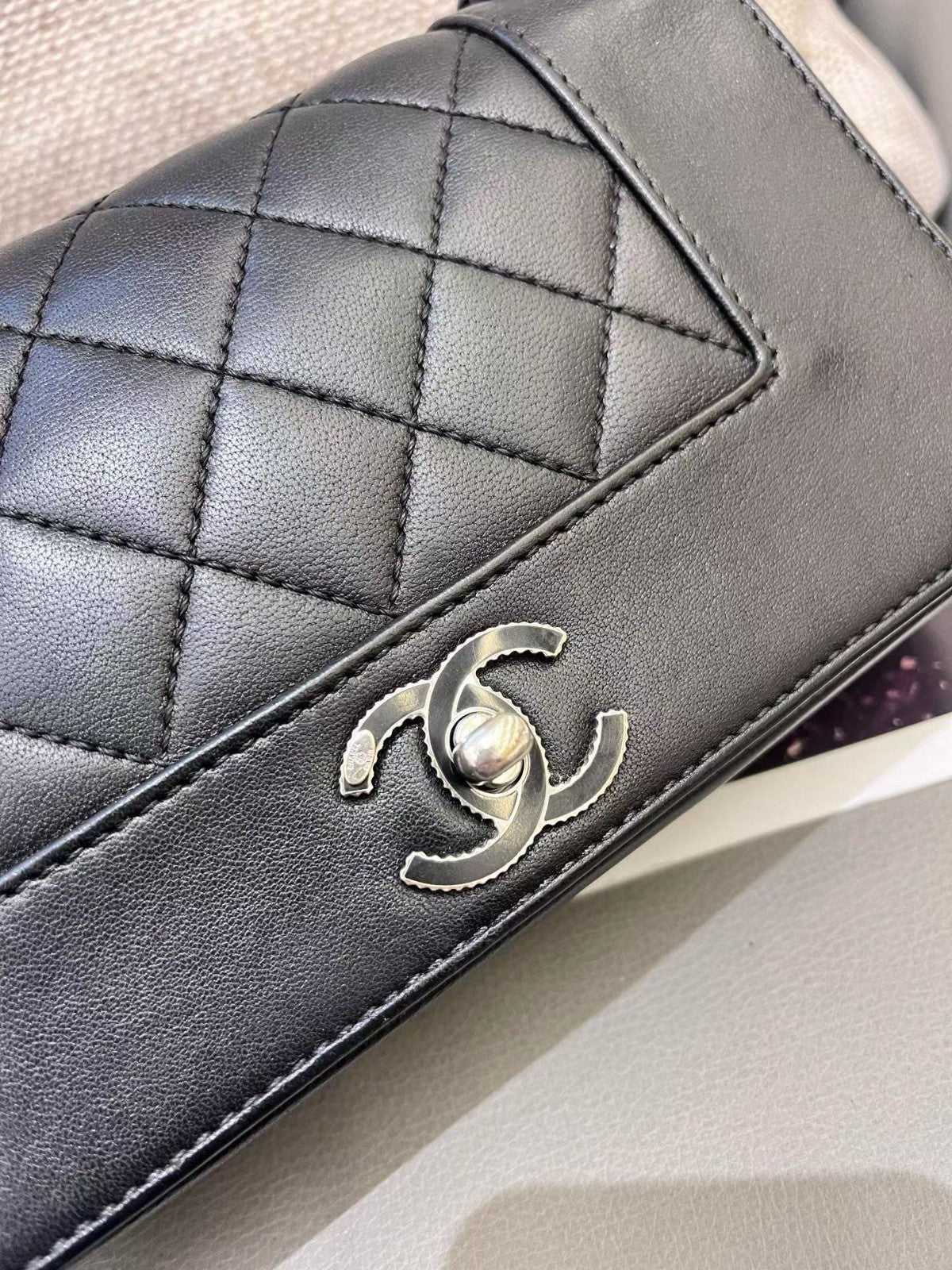 Chanel Classic Flap Lambskin Chain Shoulder Bag Black Silver Used Women Fashion