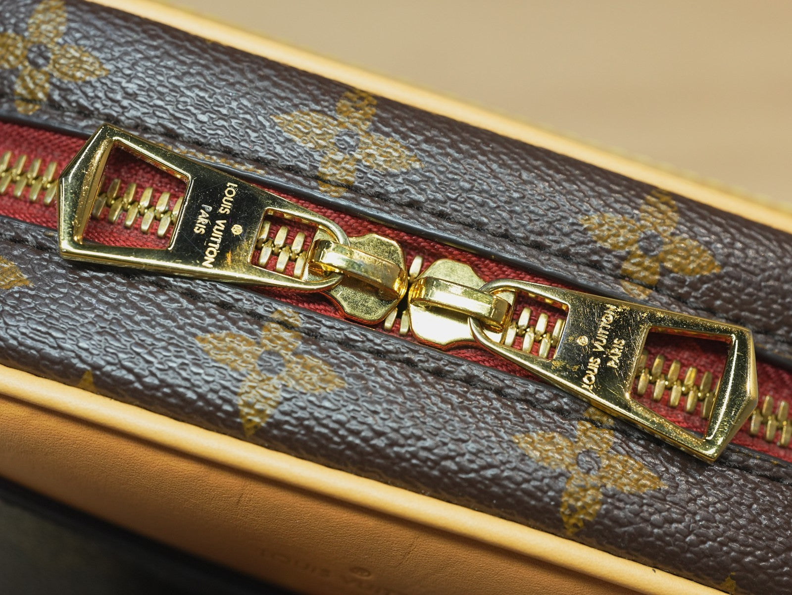 Louis Vuitton Deauville Monogram Canvas Handbag Crossbody Almost Brand NEW
