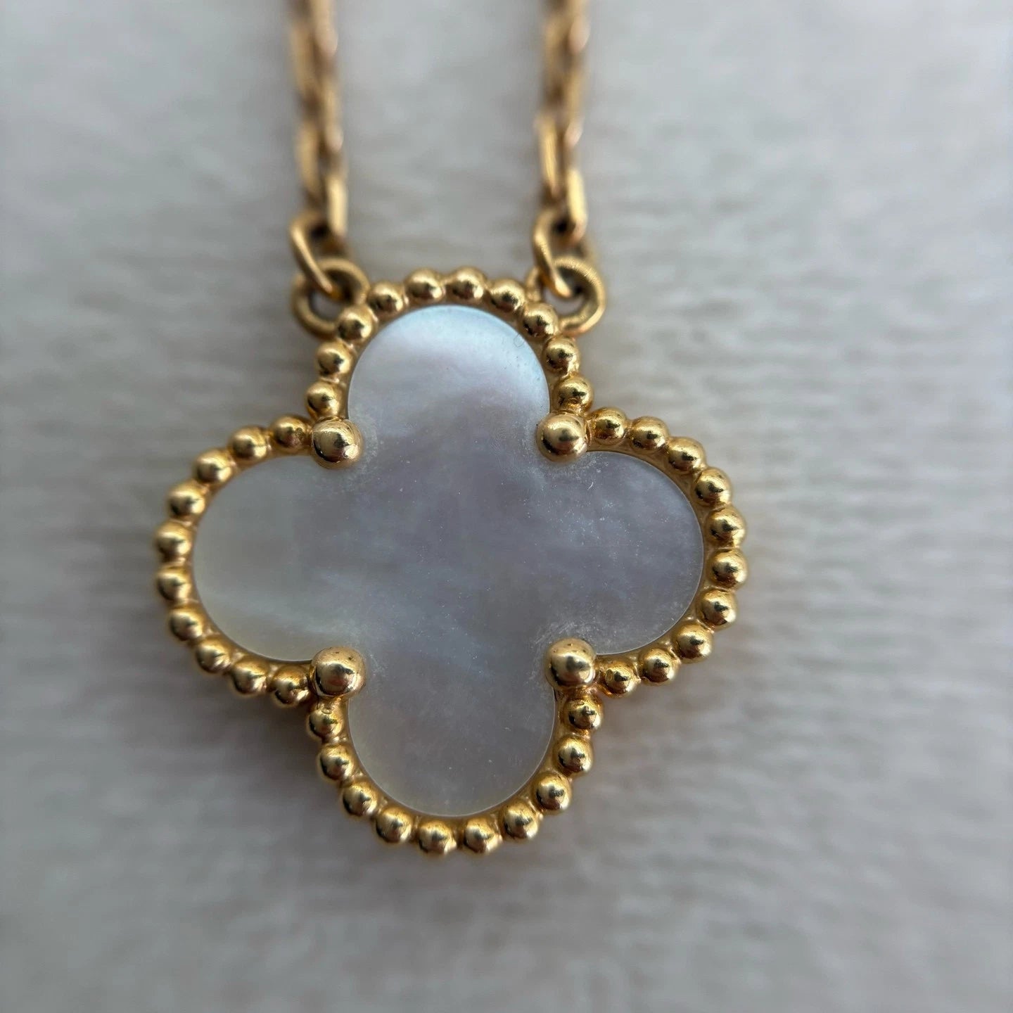 Van Cleef &amp; Arpels Vintage Alhambra Necklace Pendant Mother of Pearl 18K Gold