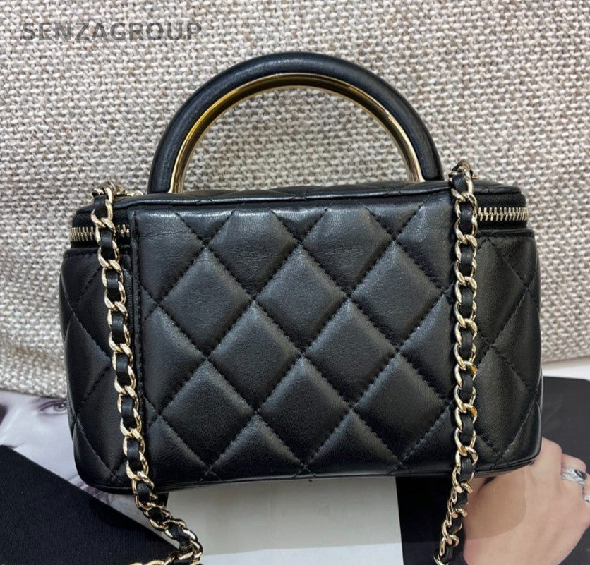 Chanel Diamond Chain Shoulder Bag Crossbody Black Gold Used Women Classic