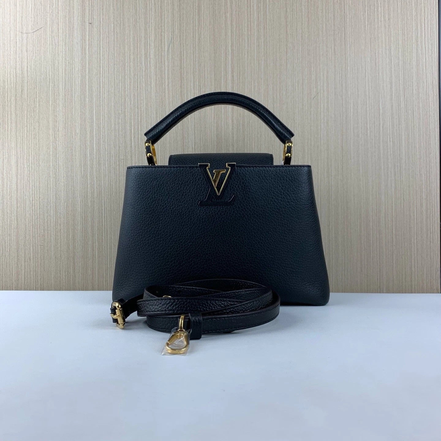 Louis Vuitton Capucines BB Black Calfskin Handbag Crossbody Bag