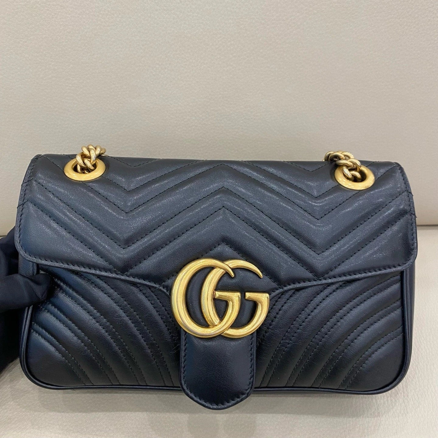 GUCCI Marmont 26 Medium Calfskin Black Gold Shoulder Bag Women