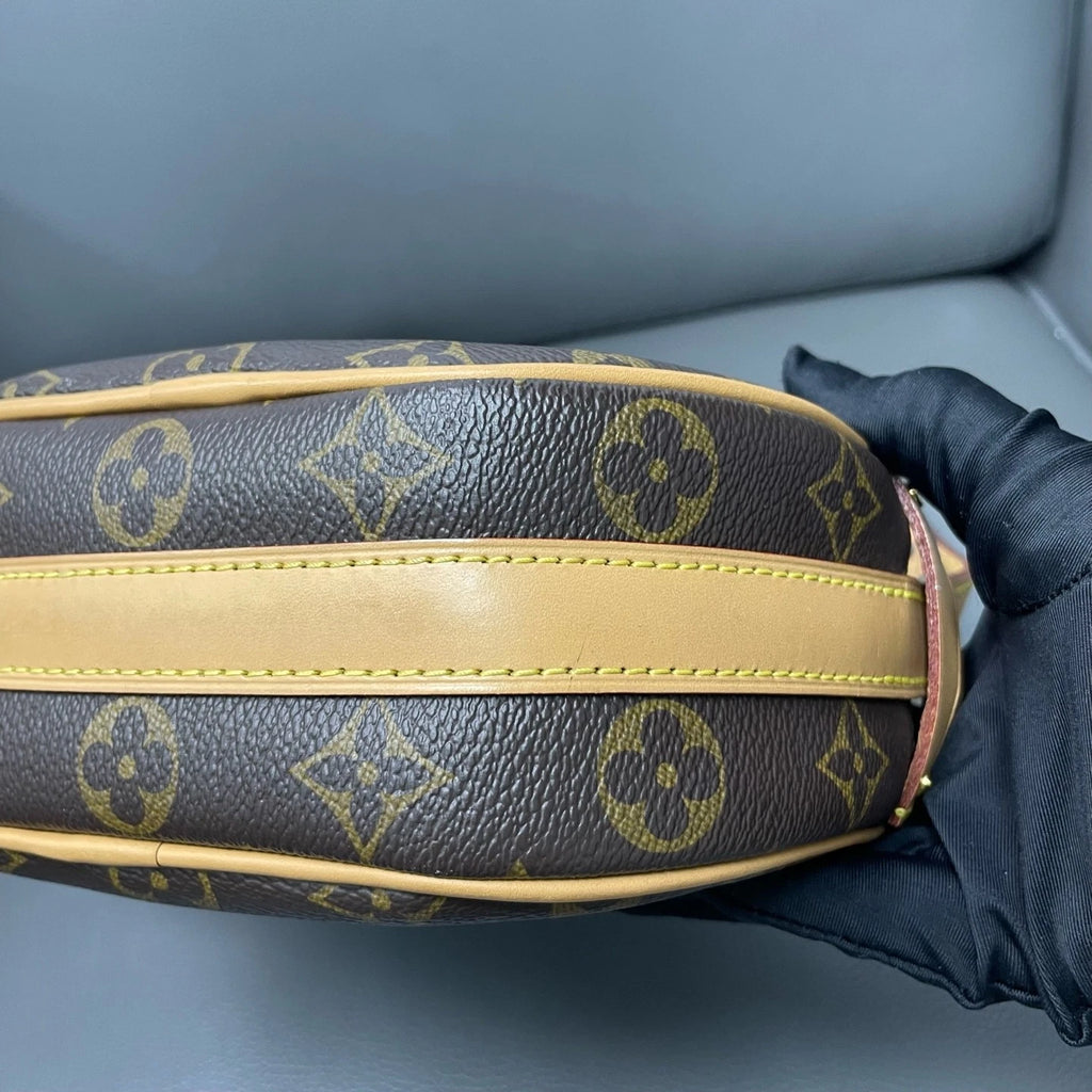 Louis Vuitton Monogram Canvas Round Shoulder Crossbody Handbag For Women