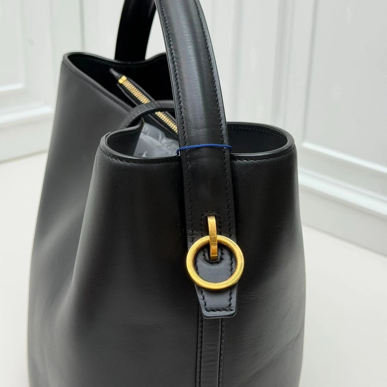 Excellent Saint Laurent LE37 Black Bucket Bag Handbag Crossbody Gold Hardware