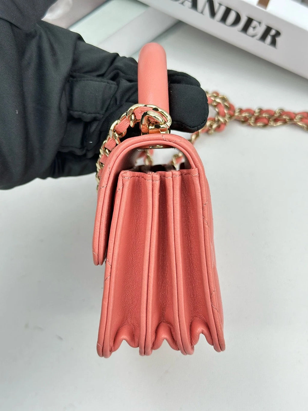 Excellent Chanel Diamond Gold Chain Pink Top Handle Crossbody Chip Version