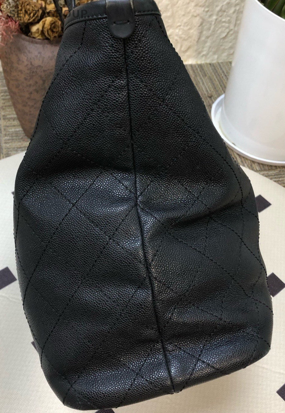 Chanel Diamond Pattern Tote Top Handle Shoulder Bag Black Red Women Classic