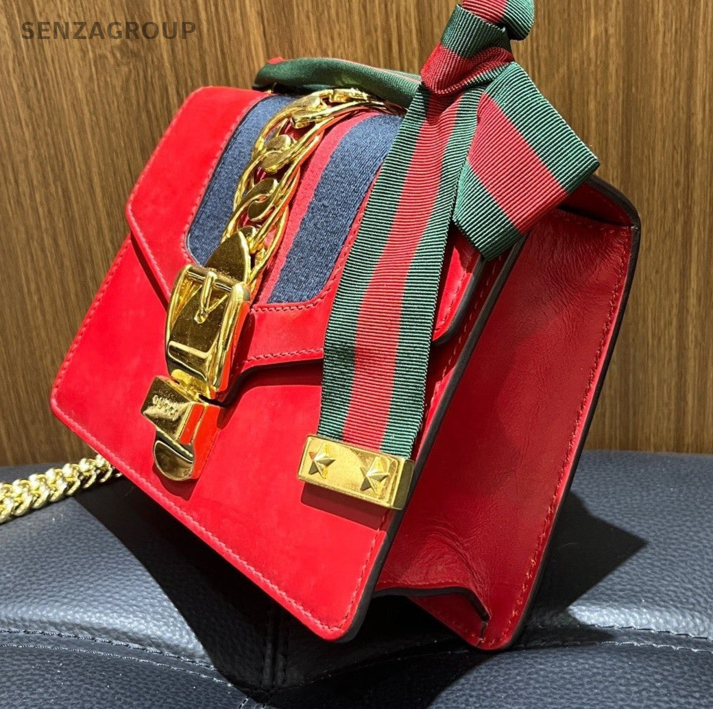 Gucci Sylvie PM Chain Shoulder Bag Crossbody Used Women Classic Fashion