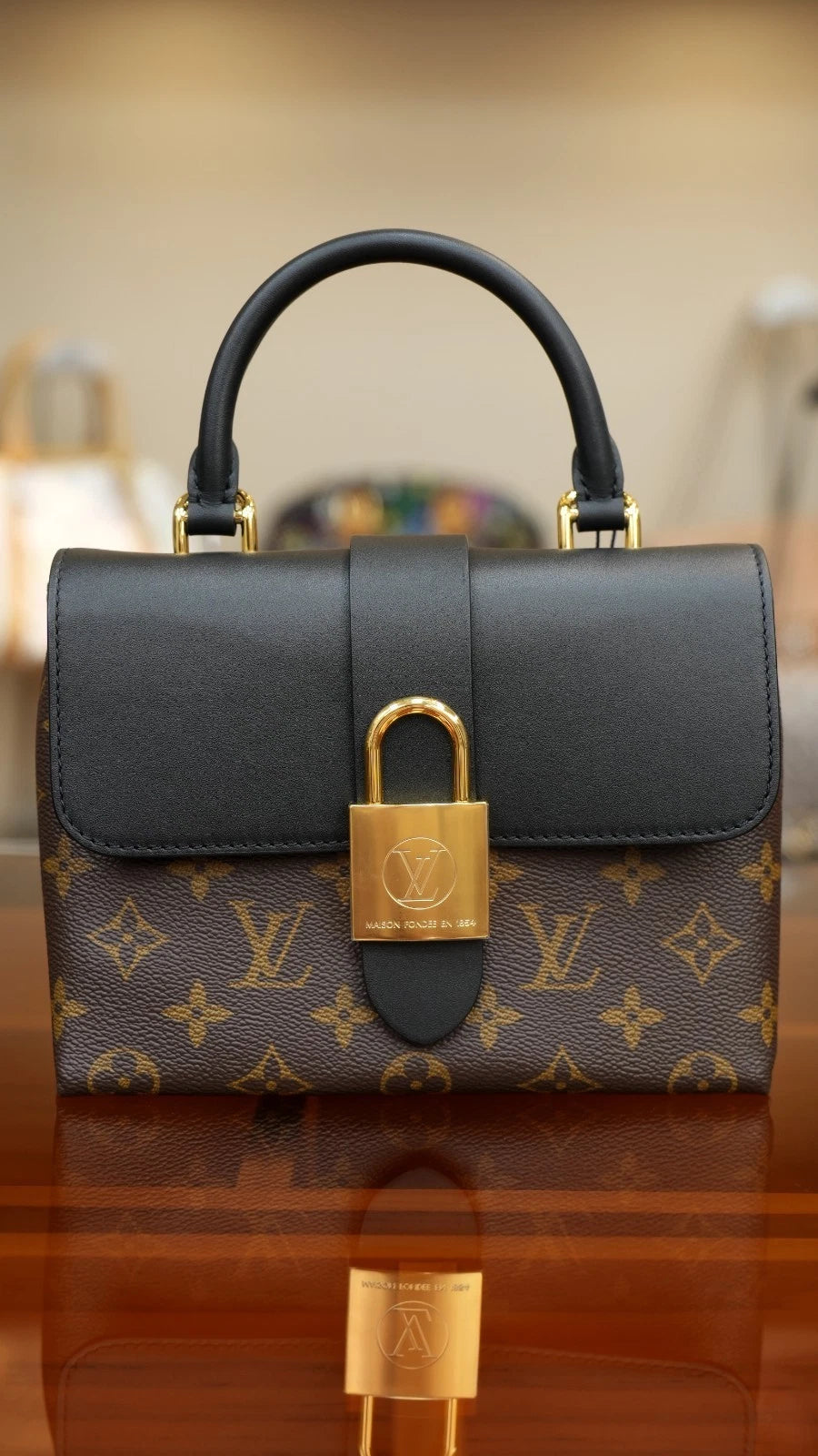 Louis Vuitton Monogram Locky BB Crossbody Handbag Chip Version Excellent