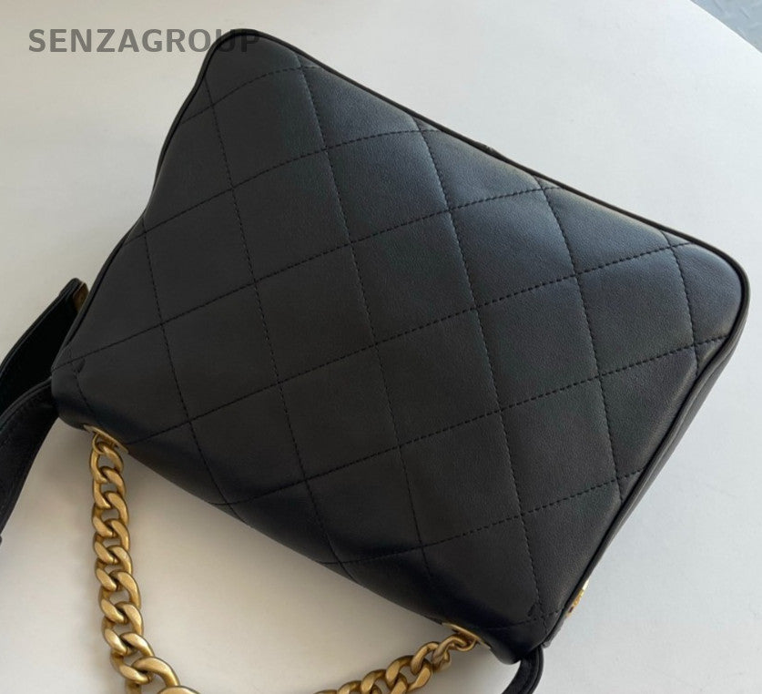 Chanel 21K Chain Diamond Crossbody Shoulder Bag Black Gold Unisex Adults Classic