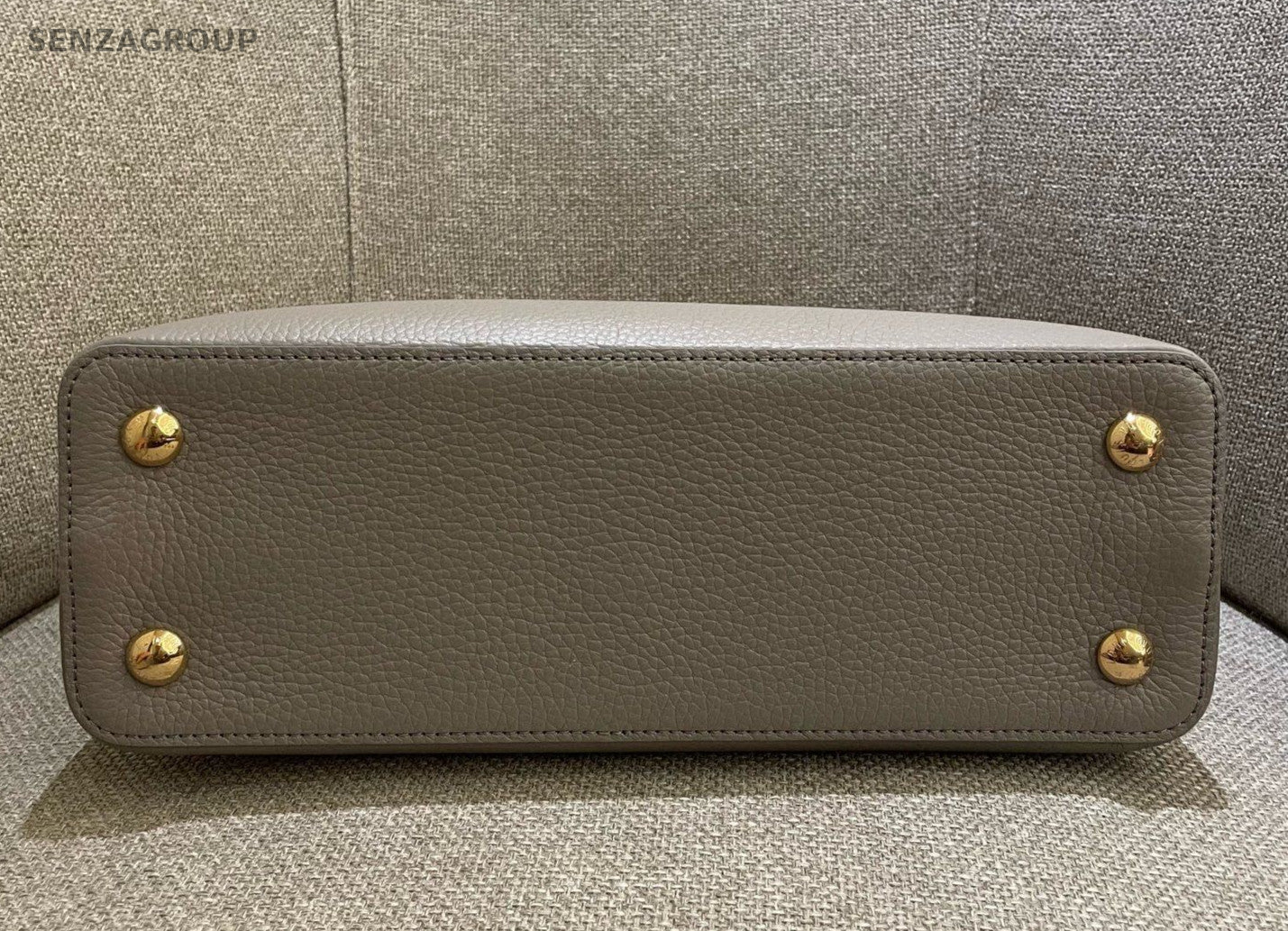 Louis Vuitton Capucines MM Top Handle Bag Crossbody Gray Gold Women Classic