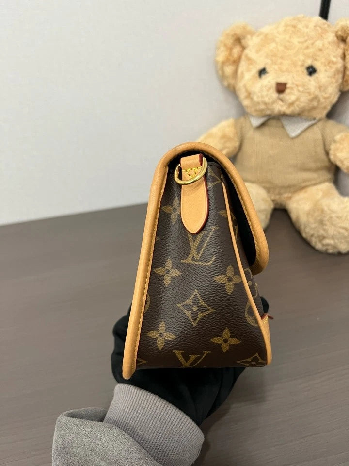 Louis Vuitton Canvas Monogram Baguette Shoulder Bag For Women