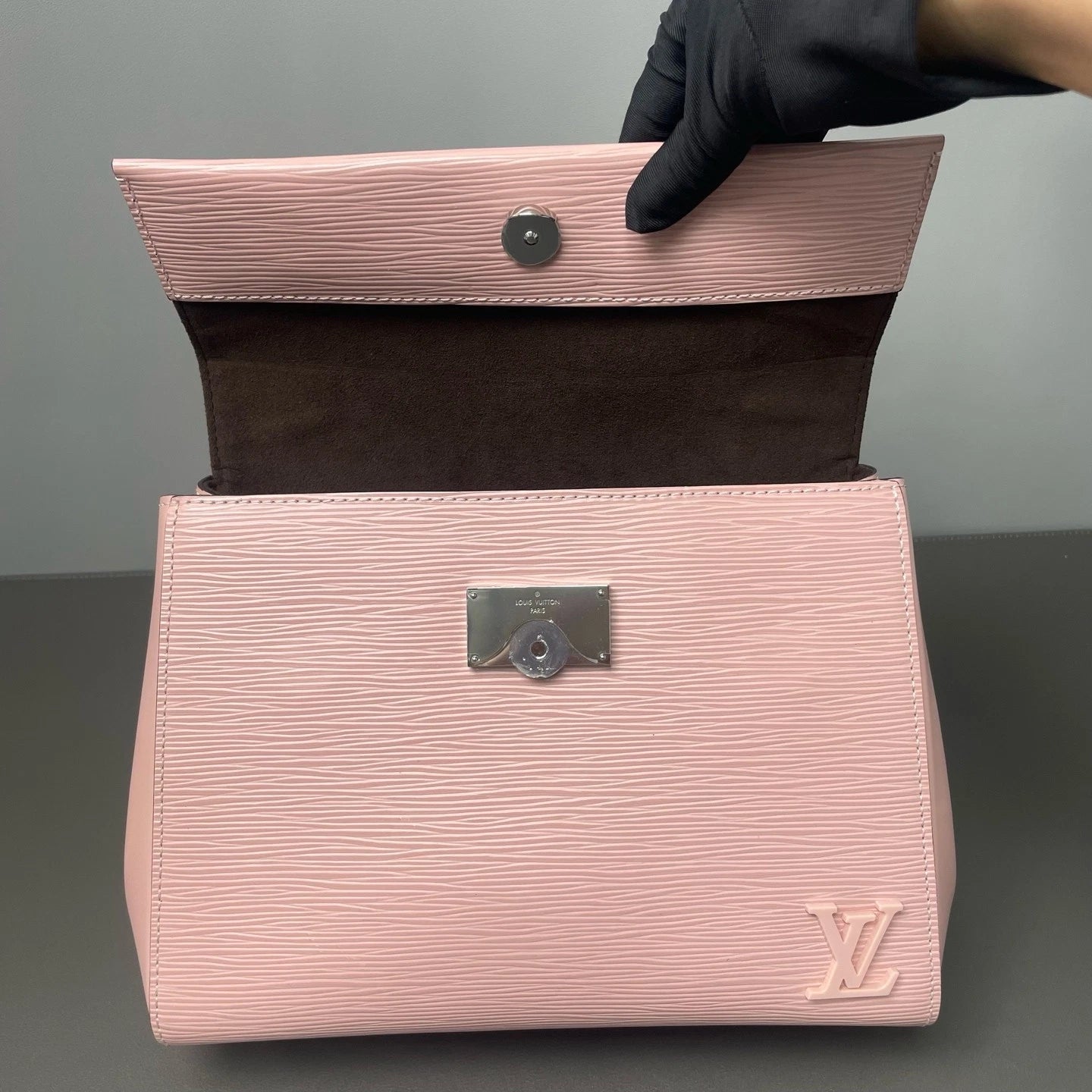 Louis Vuitton Cluny Epi Pink Crossbody Handbag Excellent