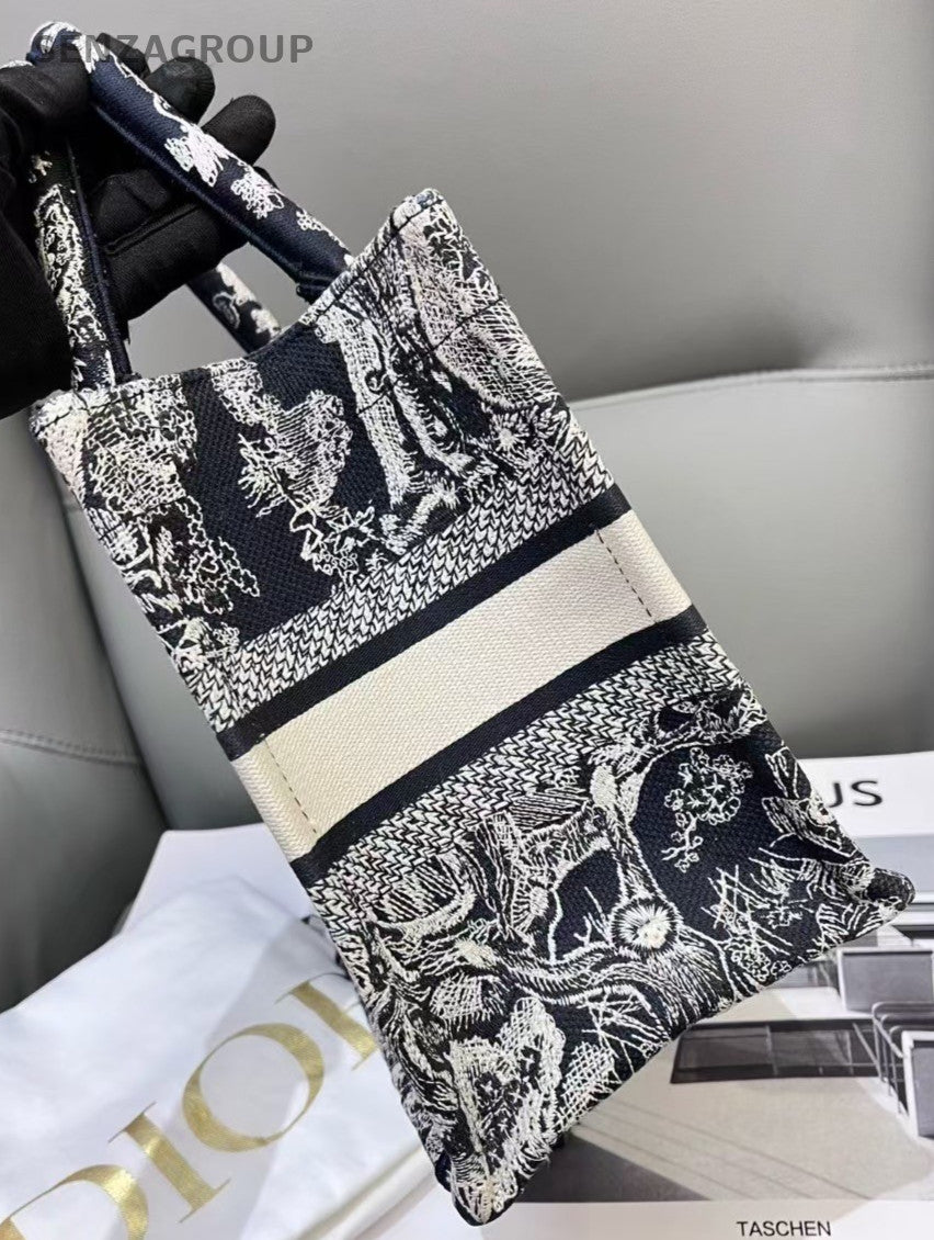 Christian Dior Book tote Zoo Series Handbag Small Almost Brand NEW women
