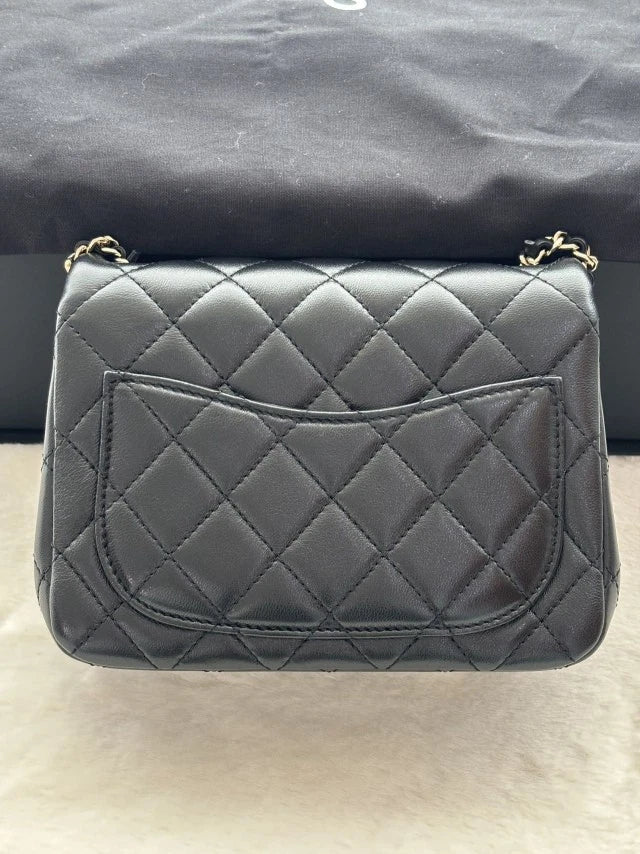 CHANEL Black Gold Chain Crossbody Shoulder Bag For Women