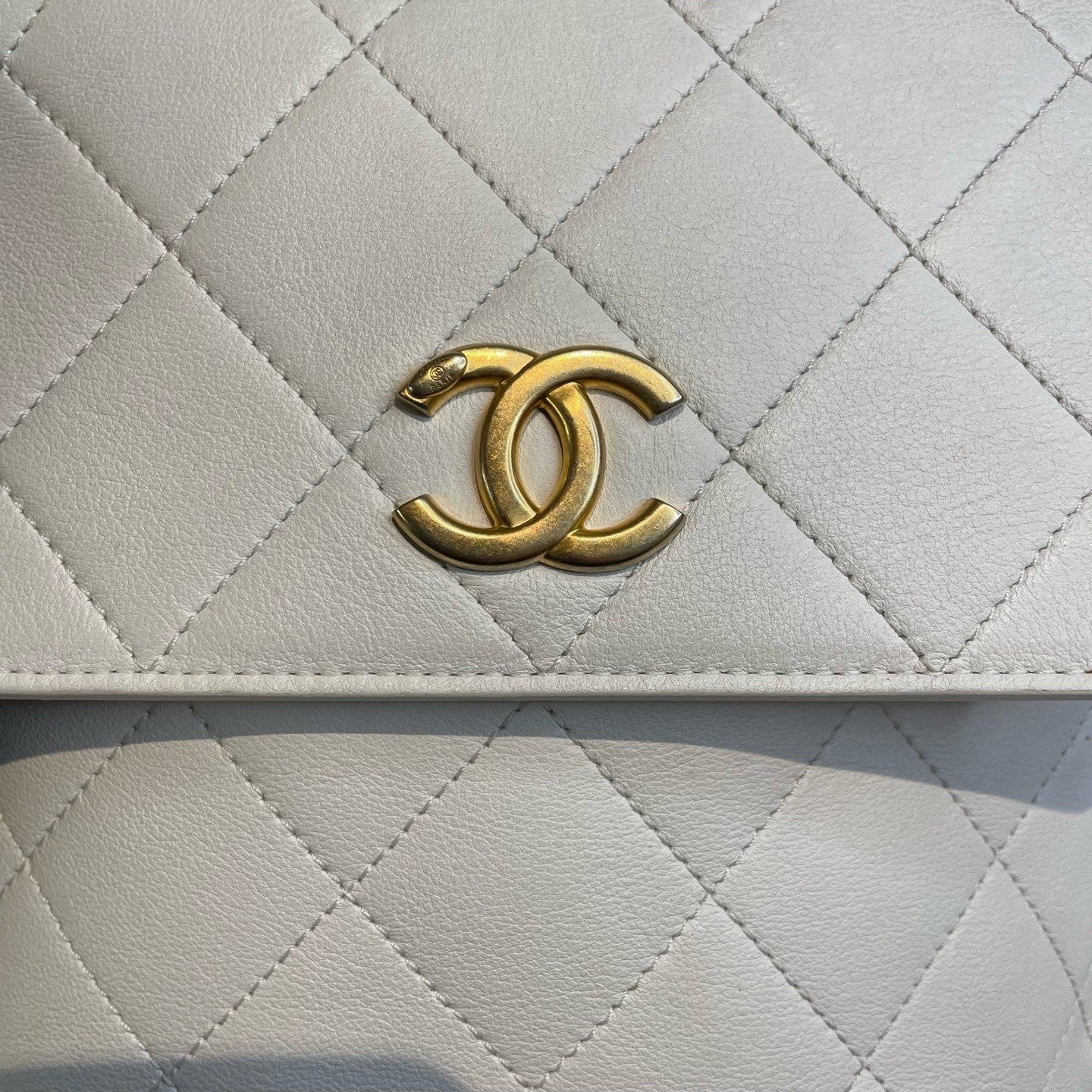 Chanel Diamond Chain Hobo Bag Calfskin Shoulder Bag White Gold Women Classic