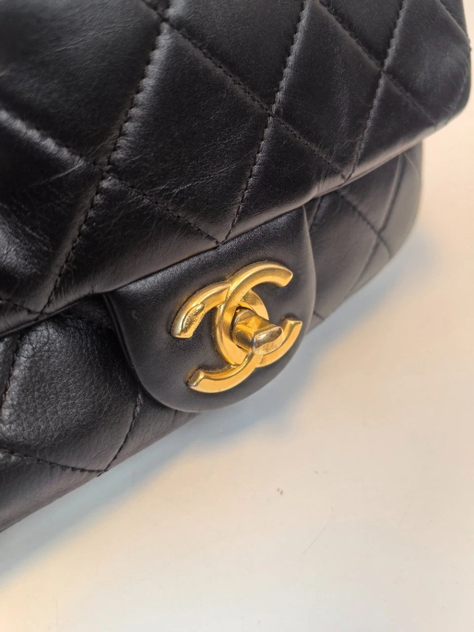 SJ0001 YS1423 Chanel Classic Flap Mini Pearl Chain Quilted Lambskin