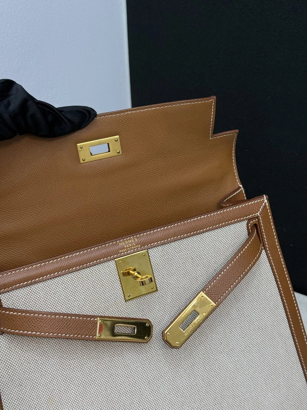 Hermes Kelly28 Canvas Top Handle Bag Crossbody Beige Brown Classic Women
