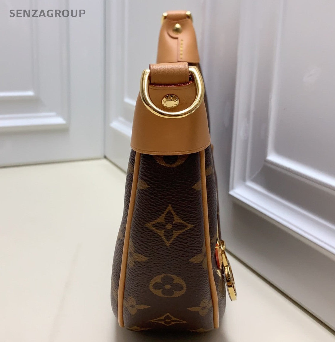 Louis Vuitton Monogram Loop Chain Shoulder Bag Crossbody Brown Gold Women