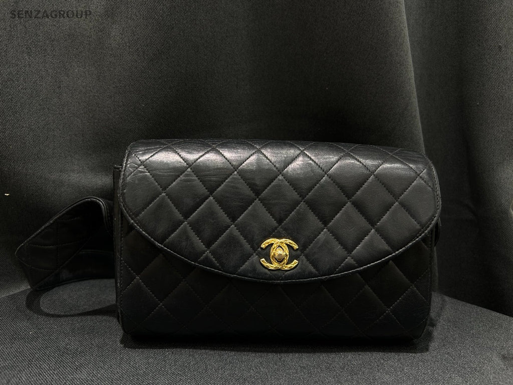 CHANEL Classic Diamond pattern Shoulder bag Crossbody Black gold Vintage