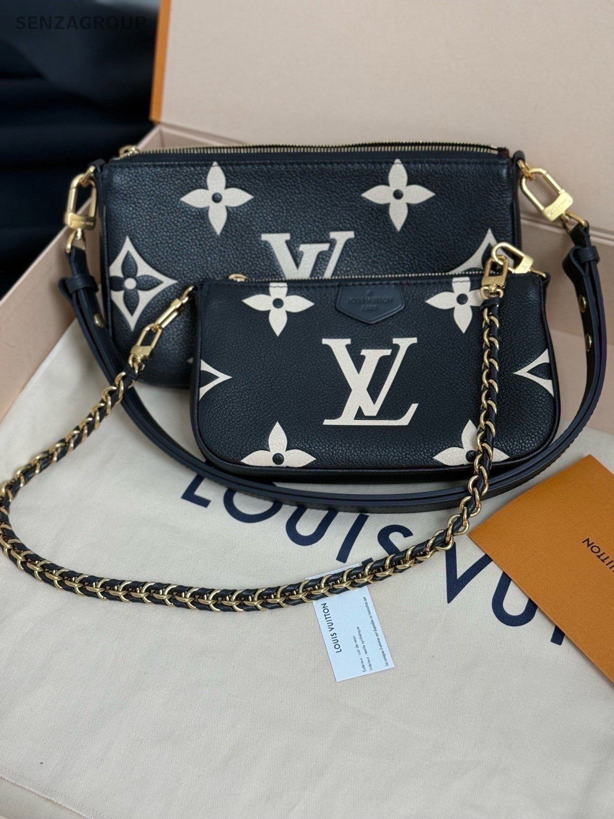 Louis Vuitton Pochette Accessoires Monogram Shoulder bag Chain Black Leather