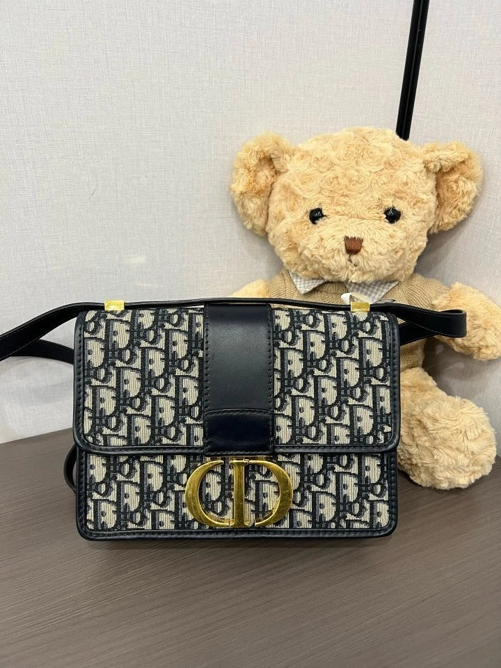 Dior Oblique Medium Montaigne30 Shoulder Bag For Women