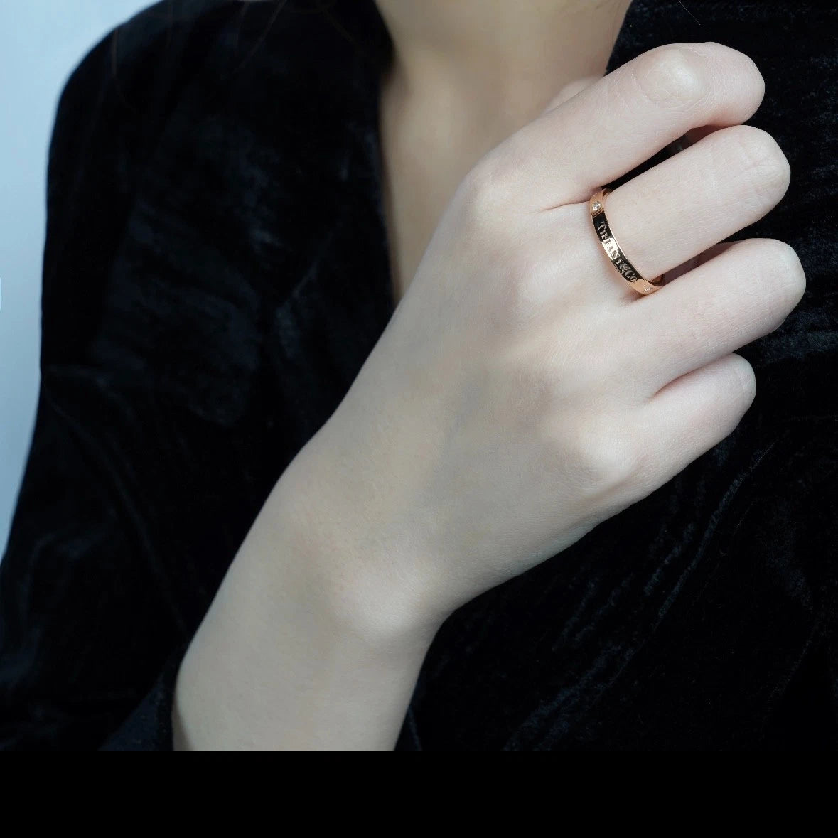 Excellent Authentic Tiffany &amp; Co. 18K Rose Gold 3 Diamonds Band Ring EU51/US5.75