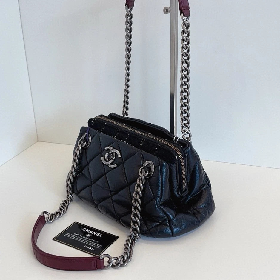 Chanel Calfskin Diamond Chain Shoulder Bag Black Silver Used Women Classic