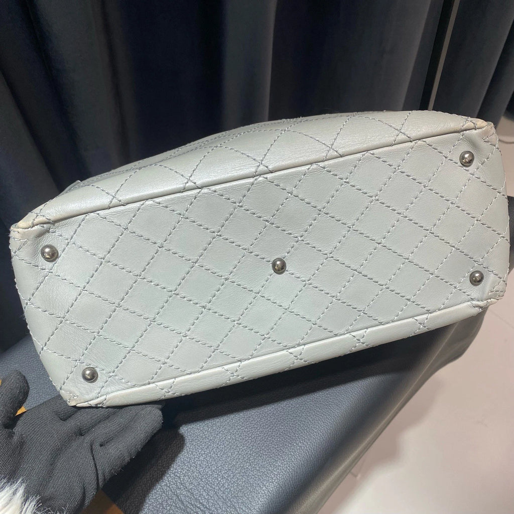 Chanel Diamond Calfskin Tote Chain Top Handle Shoulder Bag White Silver