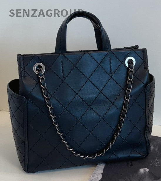 CHANEL Classic Top Handle Diamond pattern Chain Shoulder bag