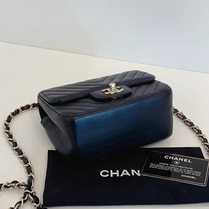 Chanel Classic Flap Chain Shoulder Bag Crossbody Black Gold Chevron Women