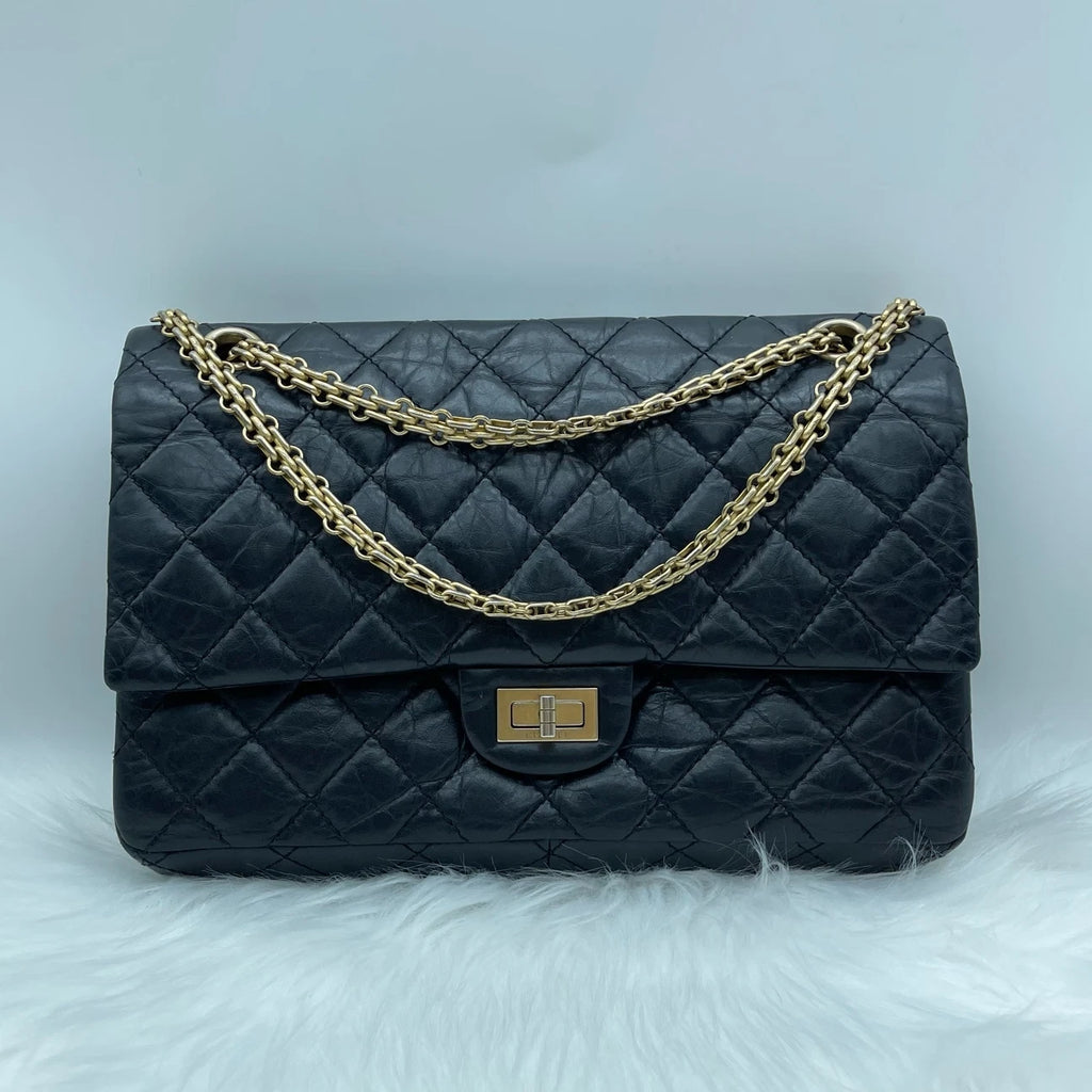 CHANEL Pre-owned Black Gold Chain Shoulder Crossbody Bag For Women