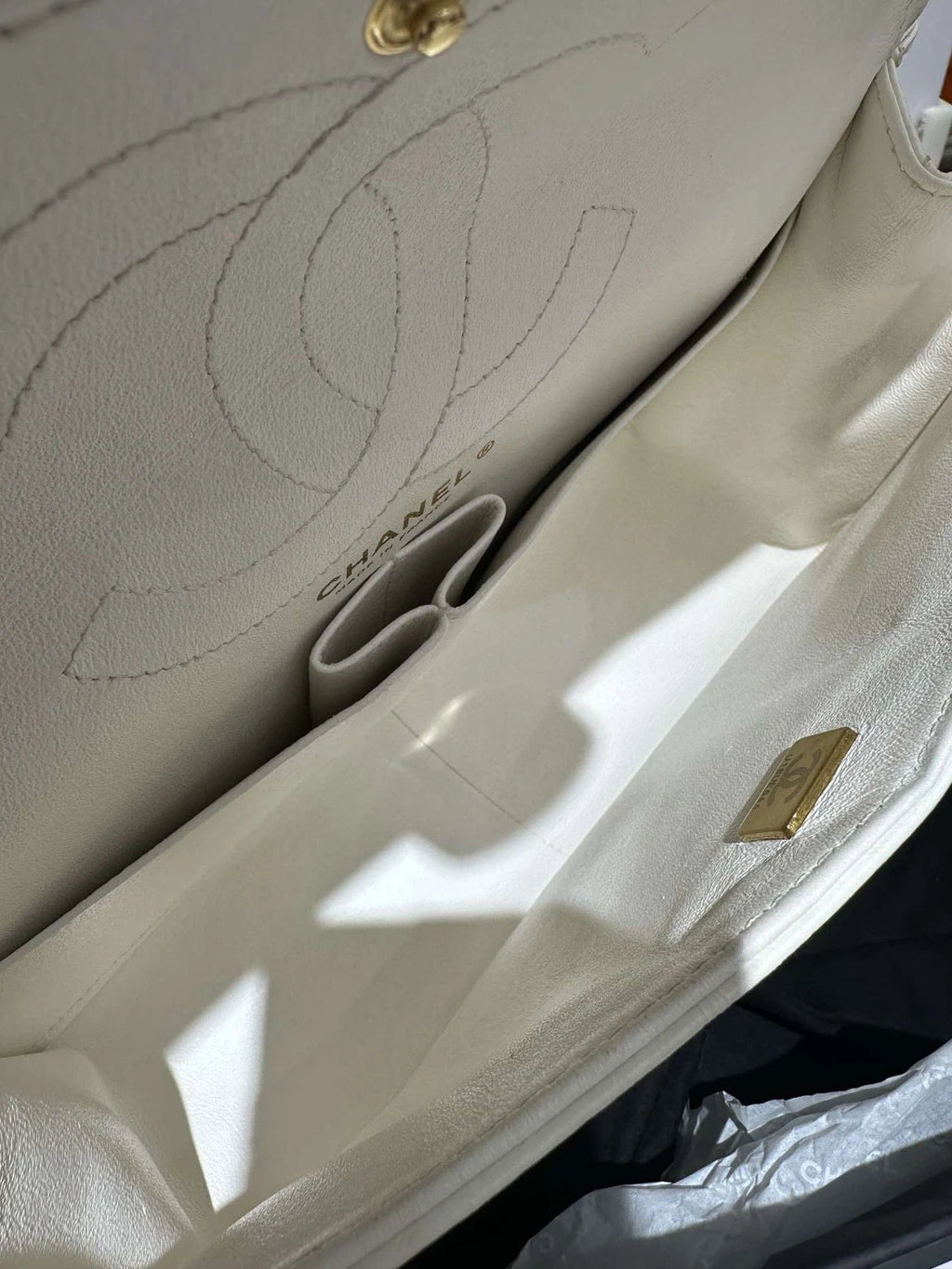 CHANEL 2.55 Medium White Leather Shoulder Bag For Women