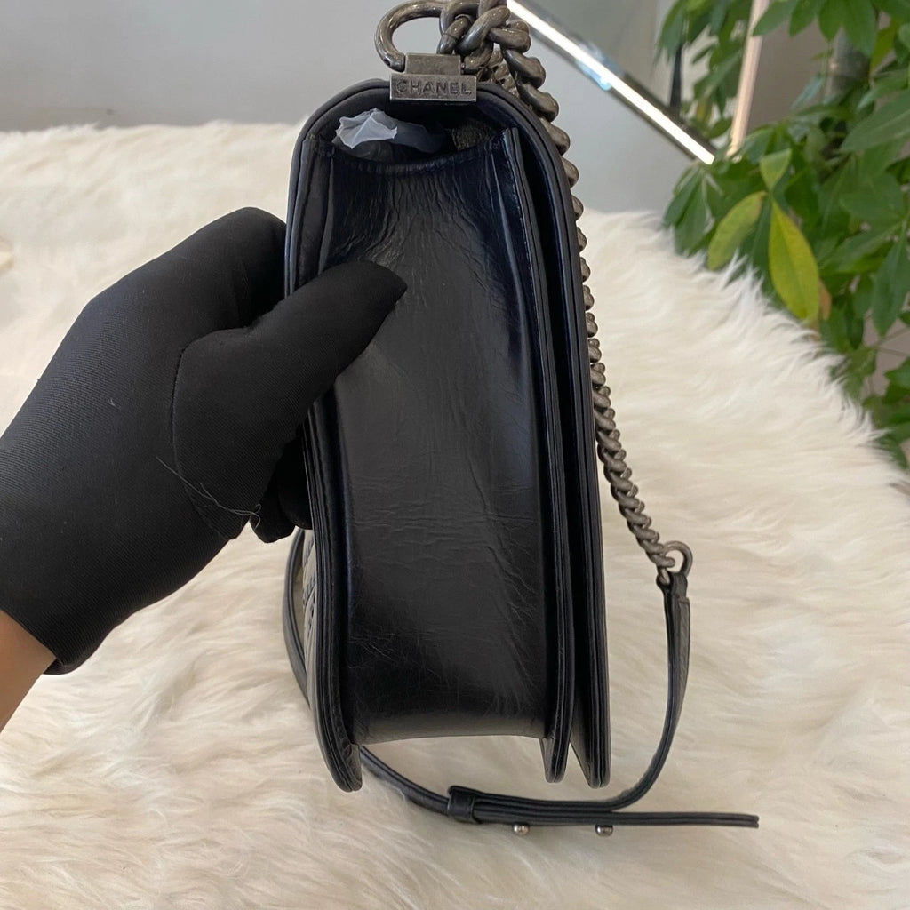 Chanel Le Boy Large Chain Shoulder Bag Black Silver Quilted Classic