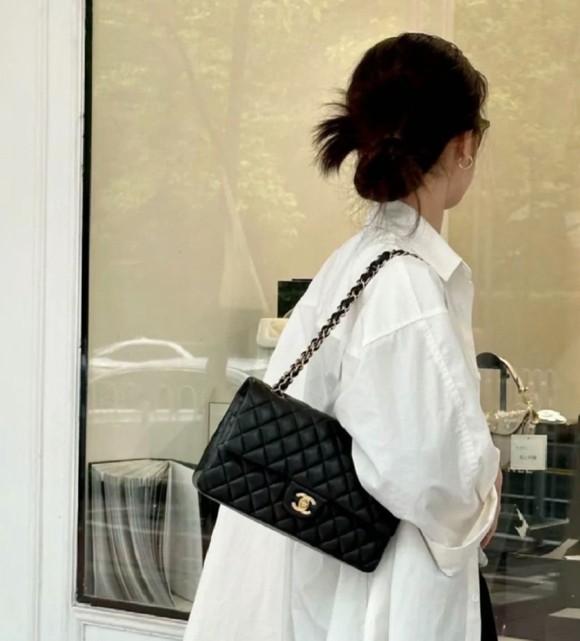Chanel Classic Flap MM Lambskin Chain Shoulder Bag Crossbody Black Gold Women