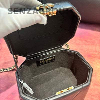 Chanel Métiers d'Art Black Gold Cosmetic Case Chain Shoulder Bag