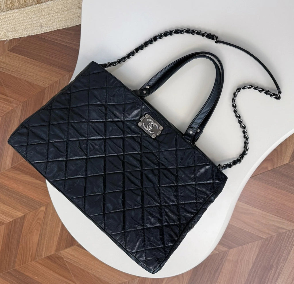 Chanel Diamond Tote Chain Top Handle Shoulder Bag Black Silver Unisex Adults