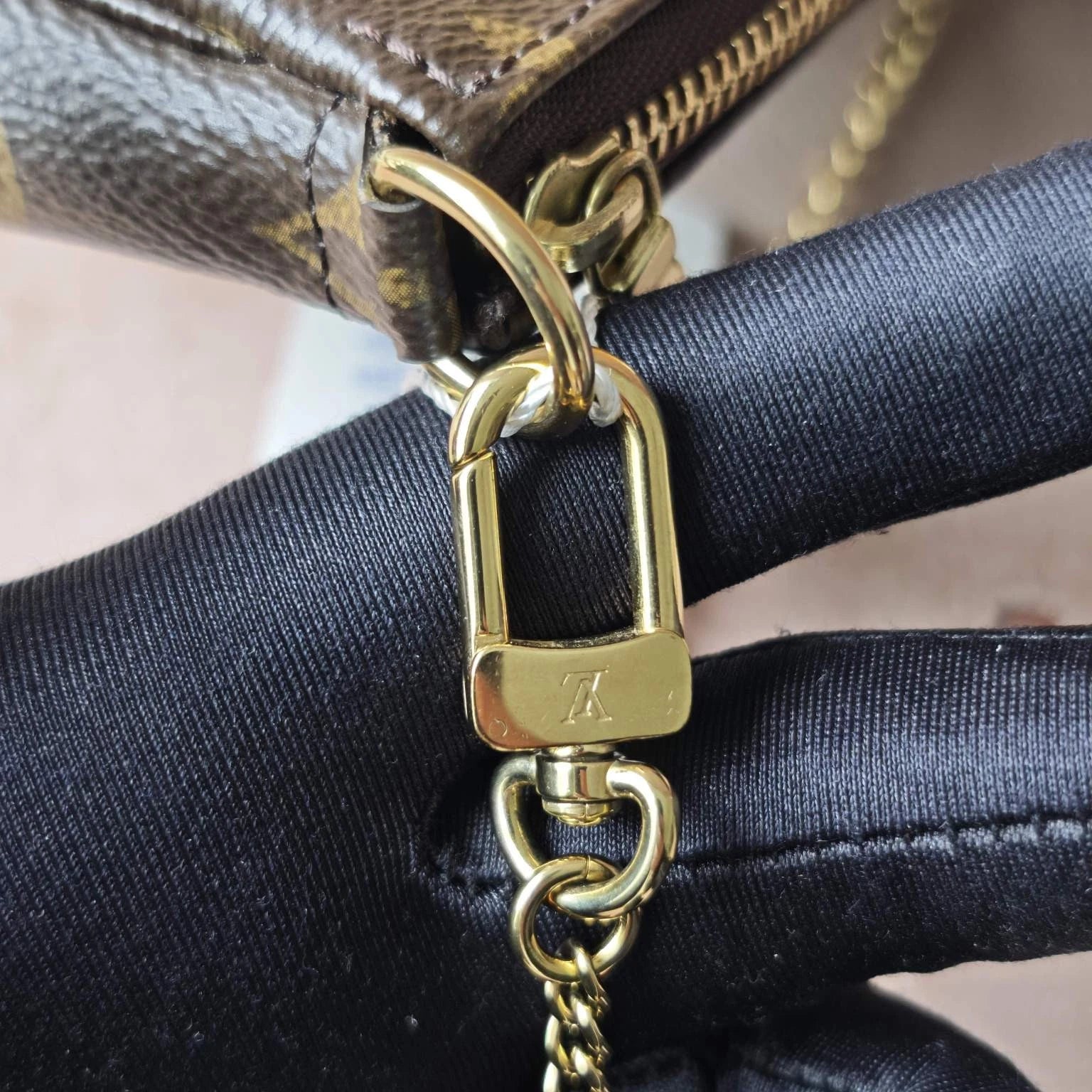 Louis Vuitton Canvas Monogram Mini Chain Clutch Shoulder Bag For Women