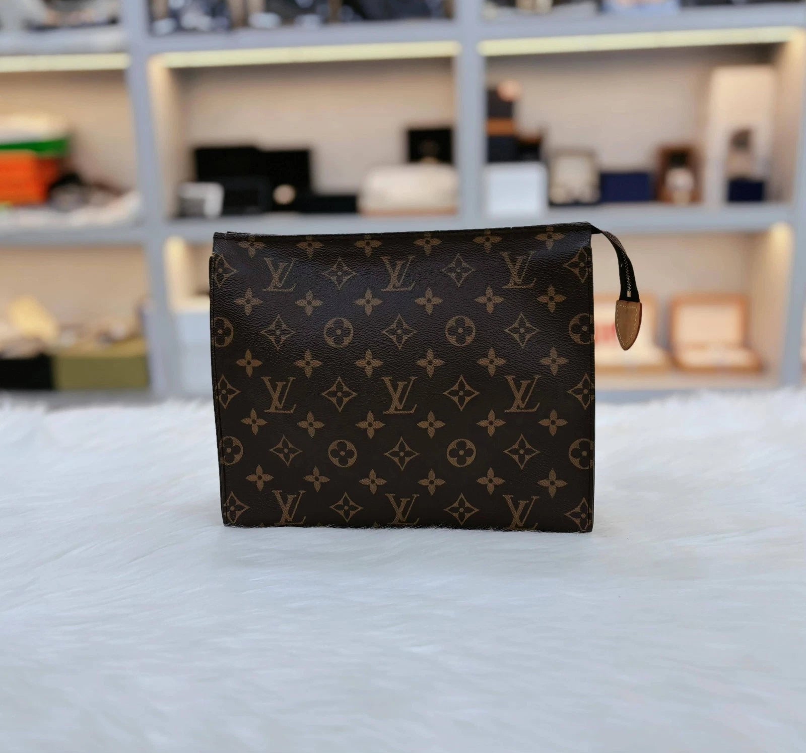 Louis Vuitton Monogram Canvas Toiletry Pouch Clutch For Women