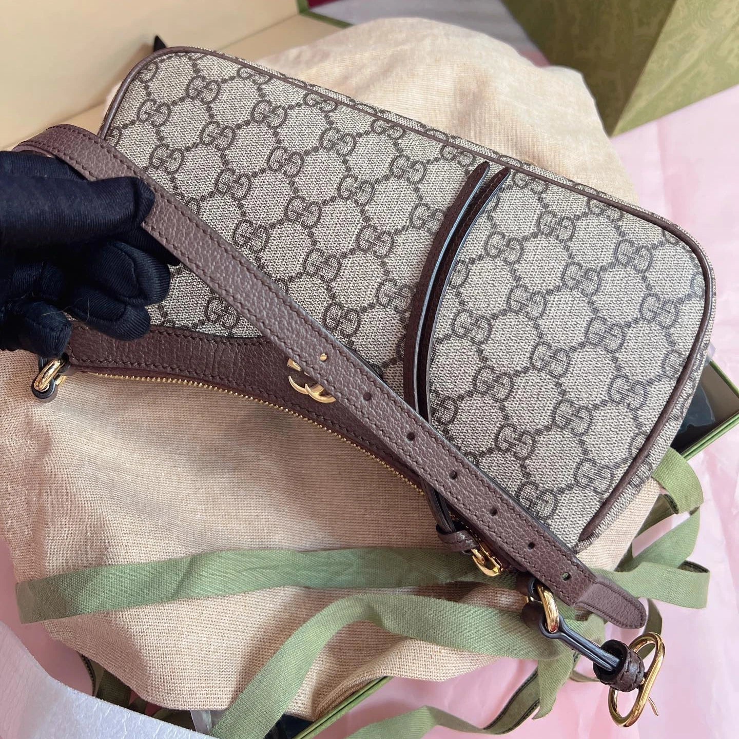 New Gucci GG Canvas Brown Shoulder Bag Gold Hardware