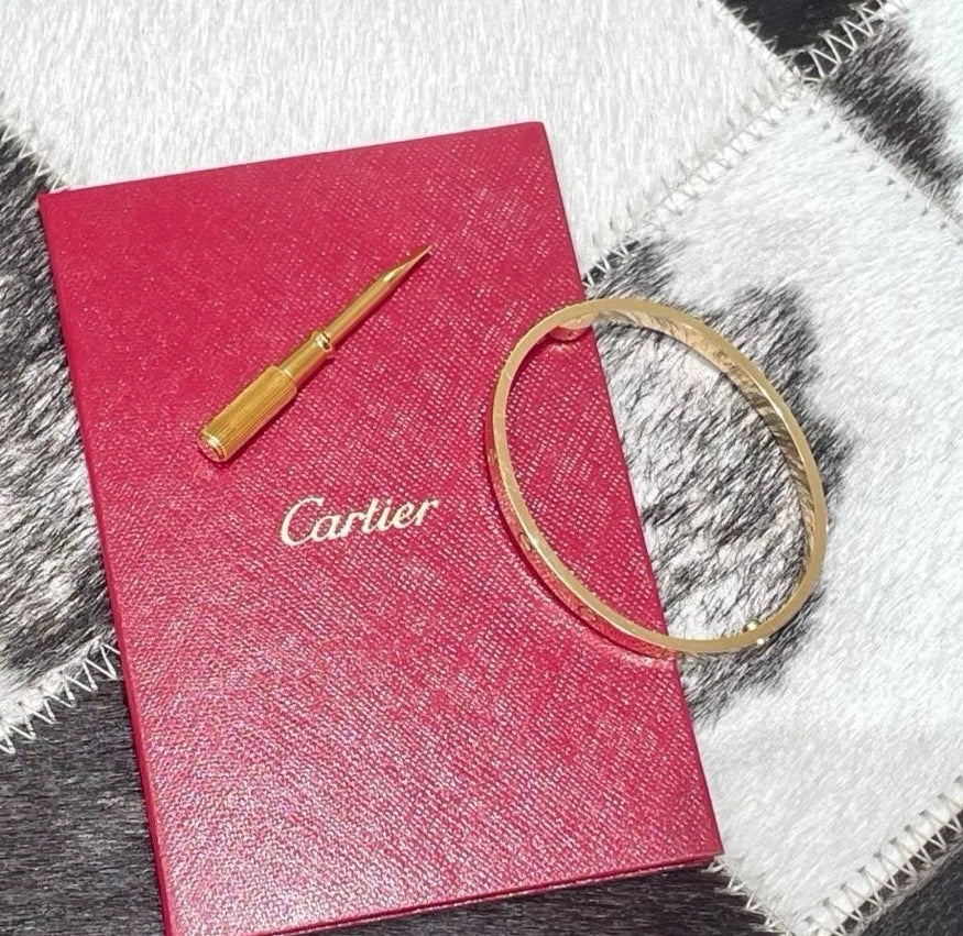Cartier Love Bracelet Medium 18k Yellow Gold Bangle Size17