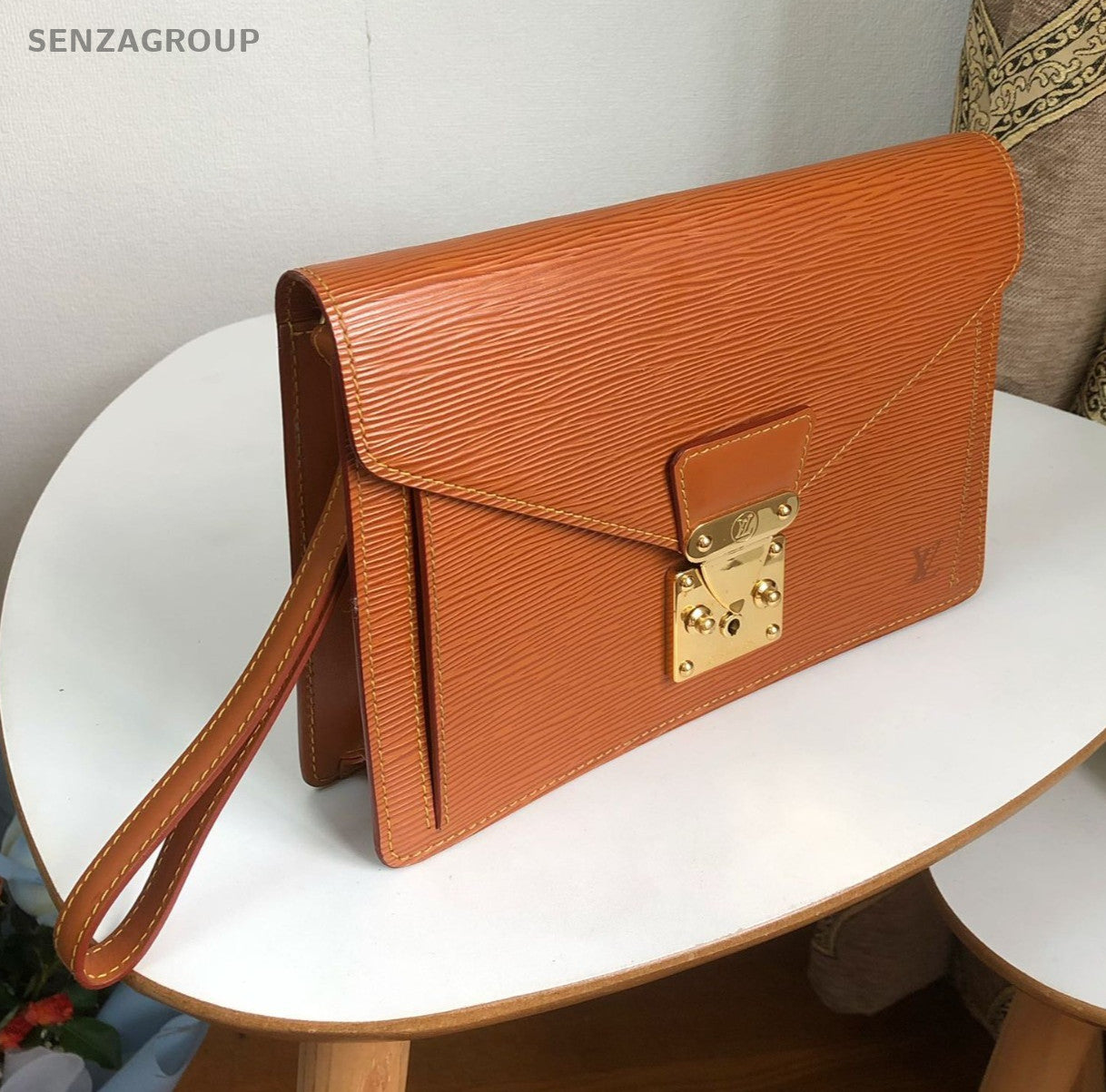 Louis Vuitton Epi Leather Handbag caramel color with Gold Women