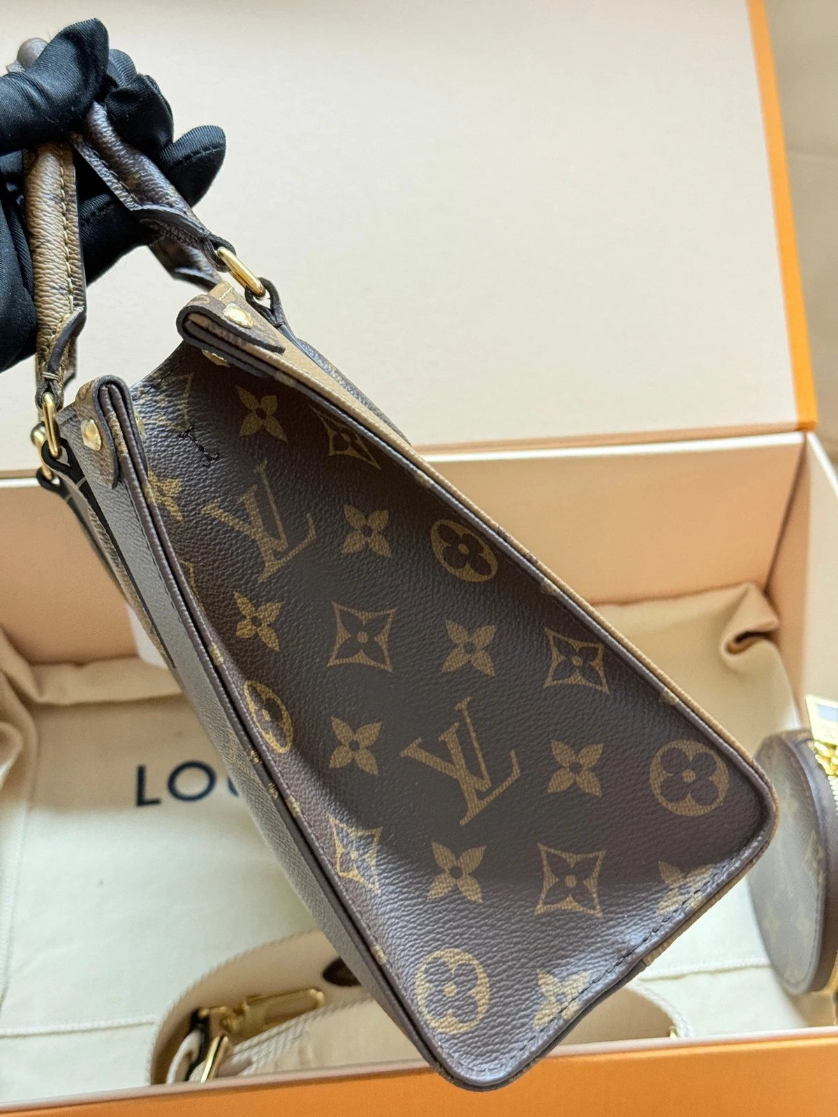 Louis Vuitton OnTheGo Canvas Tote Bag Excellent