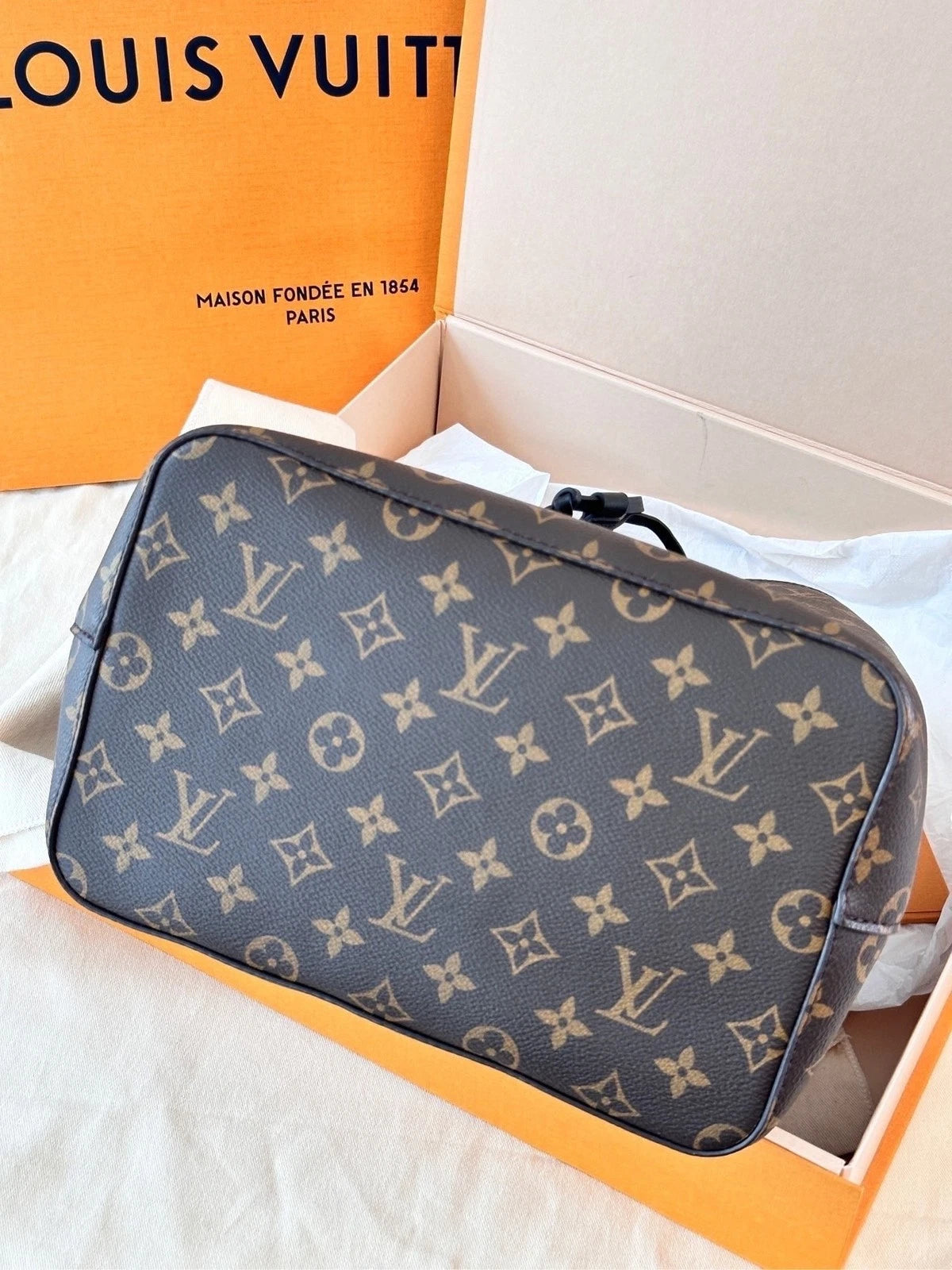 Louis Vuitton Canvas Bucket Shoulder Bag For Women