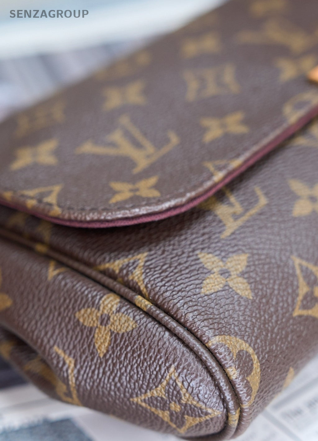 Louis Vuitton Favorite MM Monogram Shoulder Crossbody Bag Women Brown