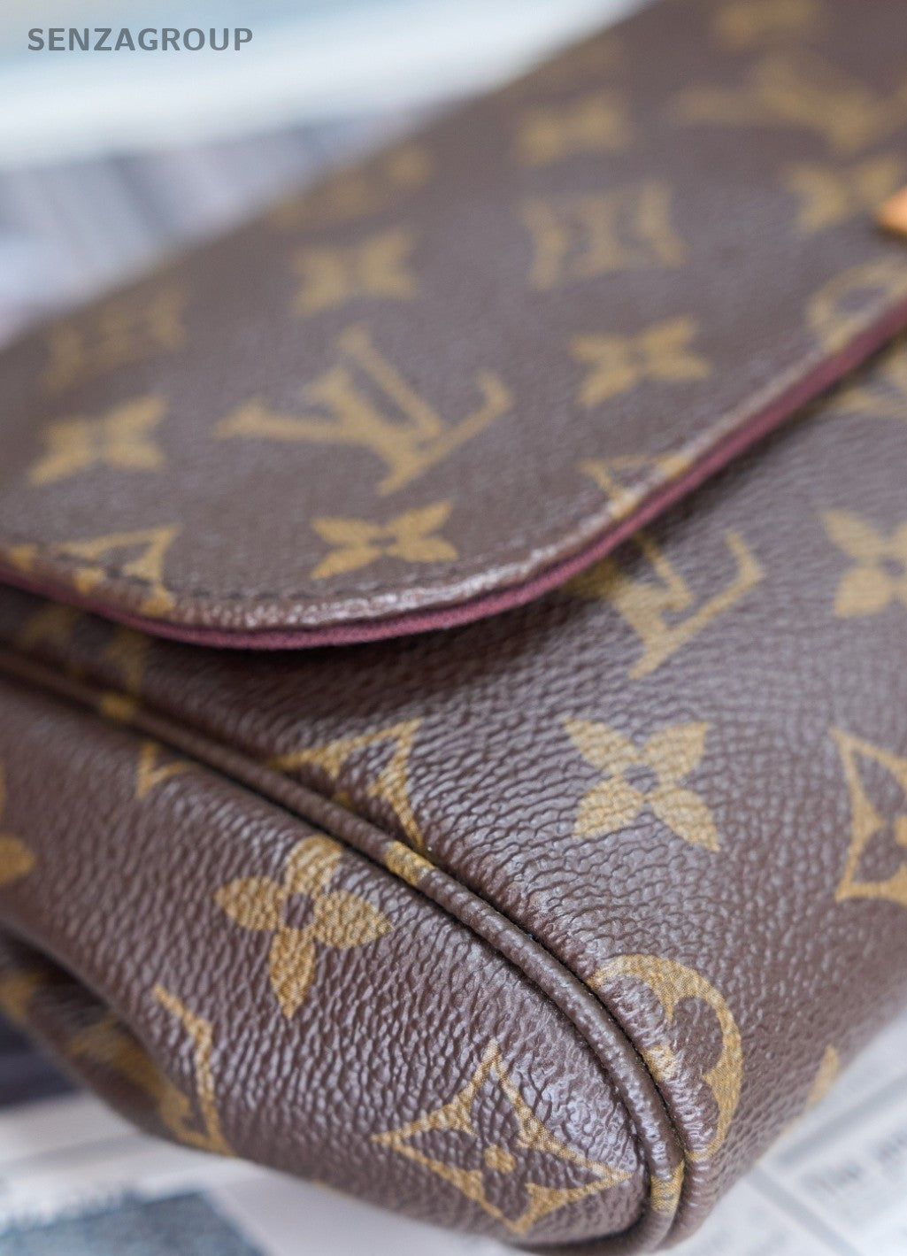 Louis Vuitton Favorite MM Monogram Shoulder Crossbody Bag Women Brown