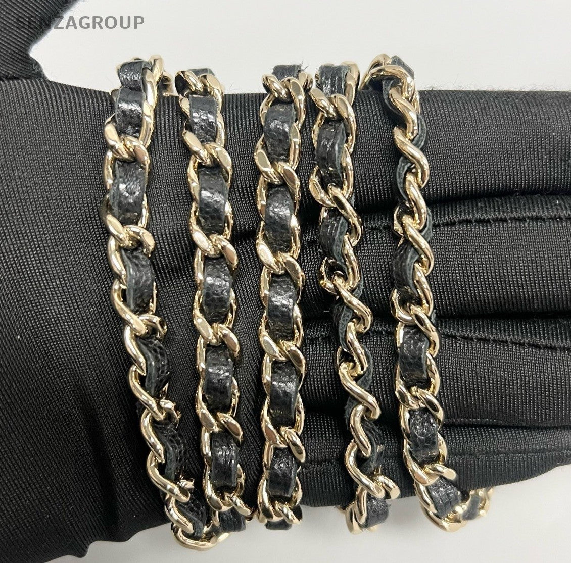 Chanel Calfskin Diamond Chain Shoulder Bag Crossbody Black Gold Used Women